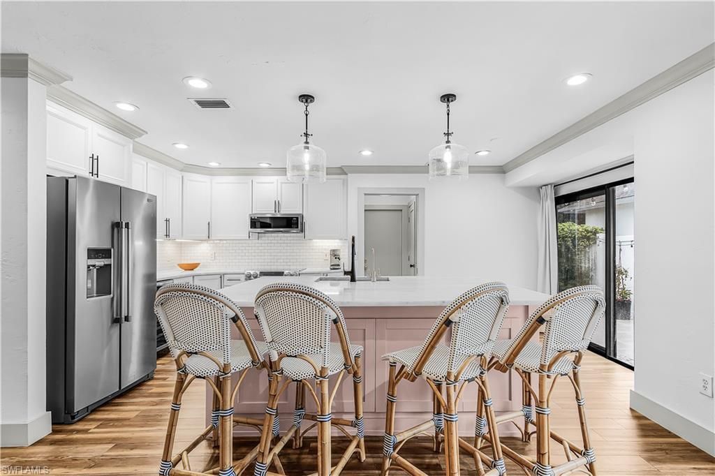 2472 Pine Woods Cir, Unit 17, Naples, FL 34105 Photo