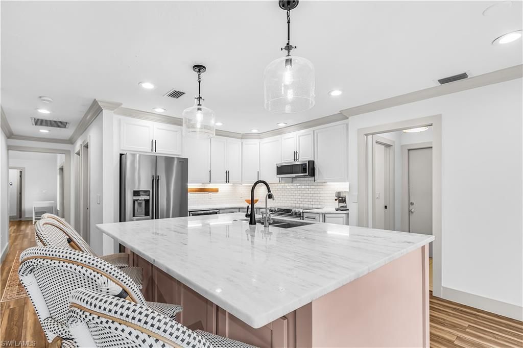 2472 Pine Woods Cir, Unit 17, Naples, FL 34105 Photo