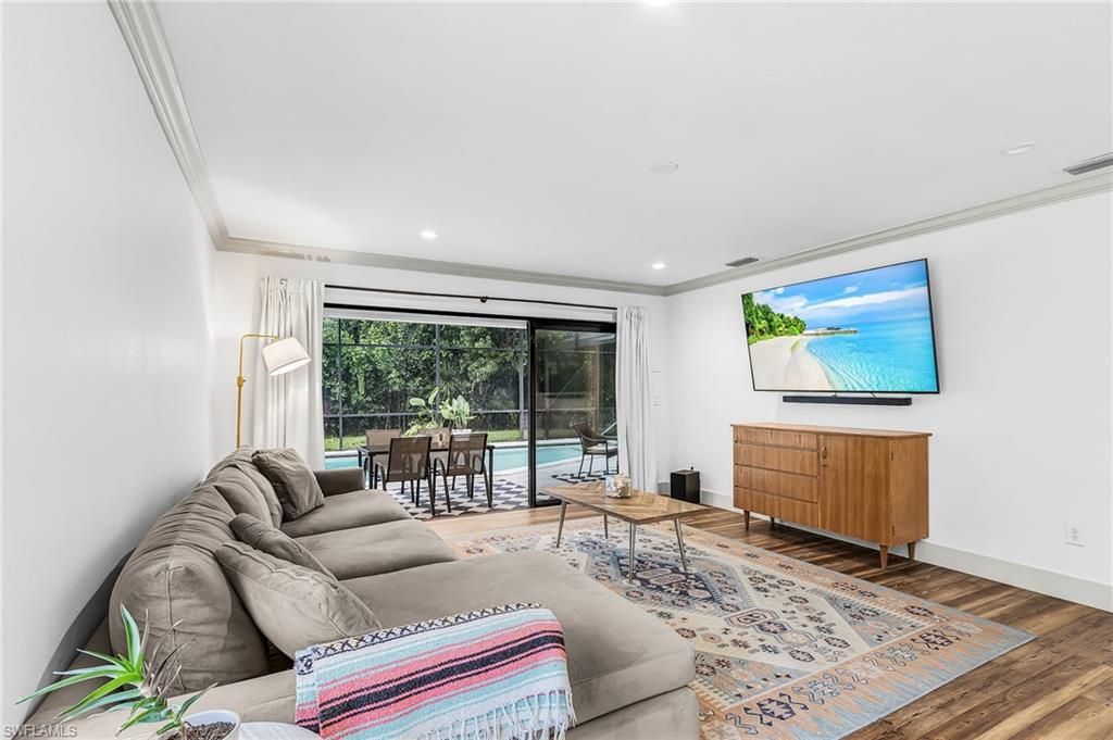 2472 Pine Woods Cir, Unit 17, Naples, FL 34105 Photo