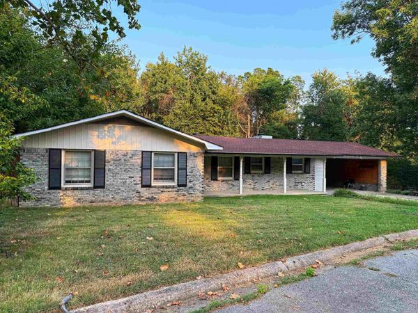 1009 Ridgetop Dr, Paragould, AR 72450