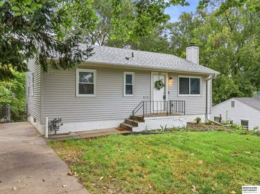 6318 Manderson Street, Omaha, NE 68104