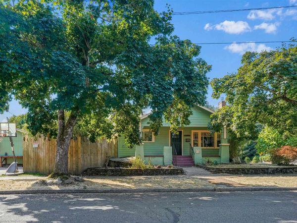1390 Elm St NW, Salem, OR 97304