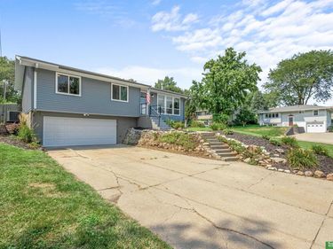 9187 Boyd Street, Omaha, NE 68134