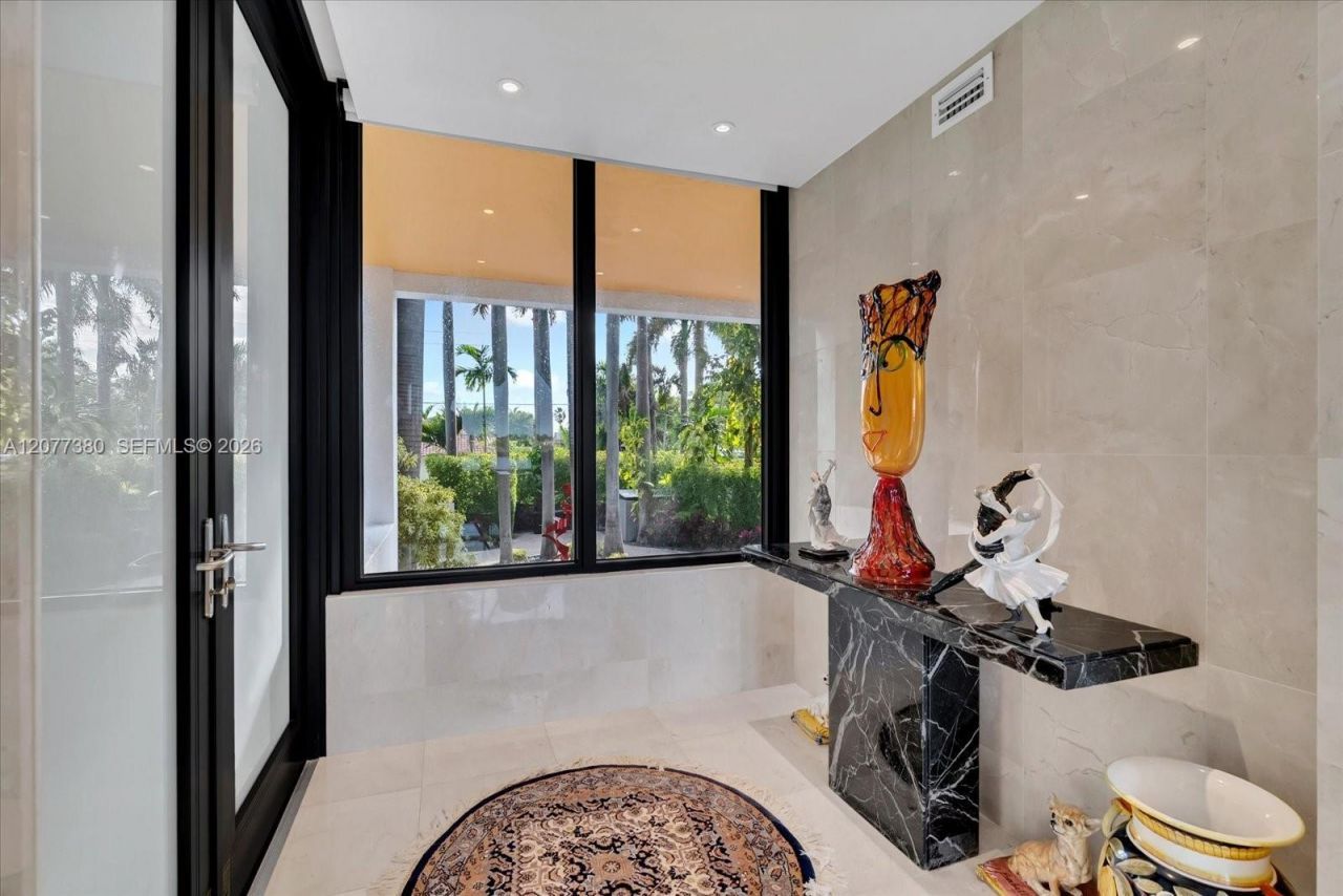 279 N Hibiscus Dr, Miami Beach, FL 33139 Photo