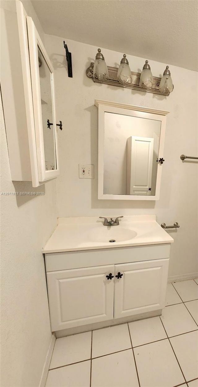 4222 Hibiscus Cir , Unit House, West Palm Beach, FL 33409 Photo