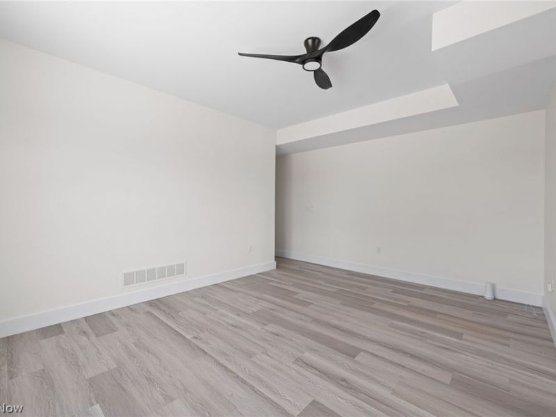 1295 Holmden Avenue, Cleveland, OH 44109 Photo 11