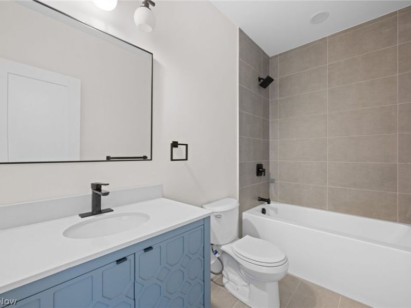 1295 Holmden Avenue, Cleveland, OH 44109 Photo 14