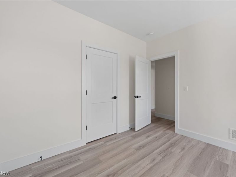 1295 Holmden Avenue, Cleveland, OH 44109 Photo 16