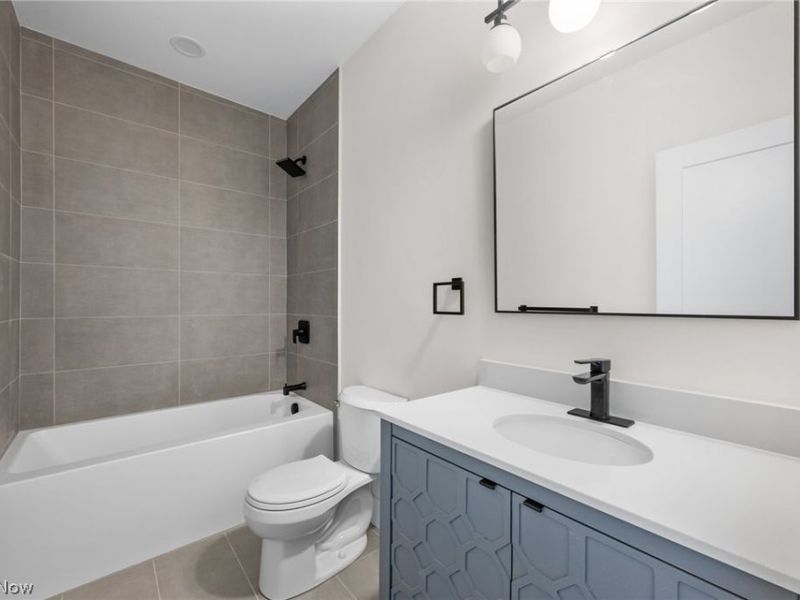 1295 Holmden Avenue, Cleveland, OH 44109 Photo 25