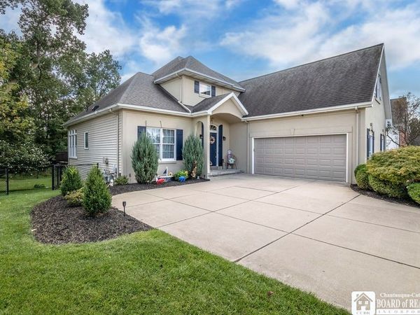 31 Covent Garden Lane, Buffalo, NY 14221