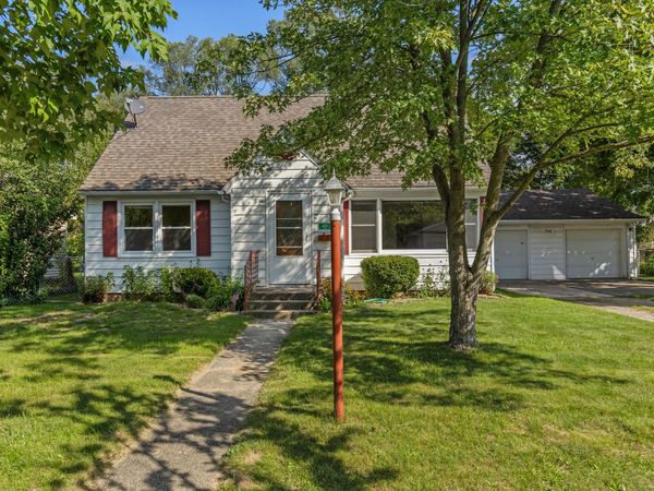 415 Hunt Street SE, Lowell, MI 49331