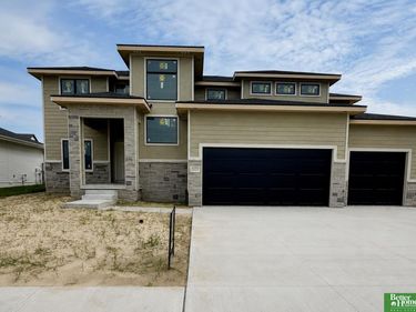 5501 N 213th Street, Elkhorn, NE 68022