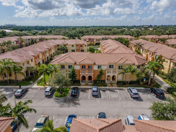 8922 SW 18th St , Miramar, FL 33025