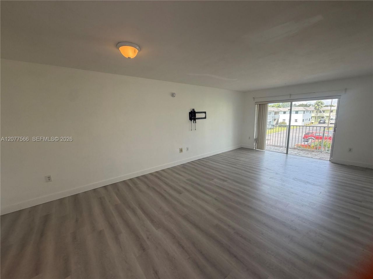 7590 SW 82nd St , Unit F221, Miami, FL 33143 Photo