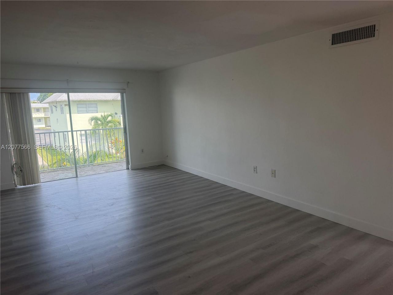 7590 SW 82nd St , Unit F221, Miami, FL 33143 Photo