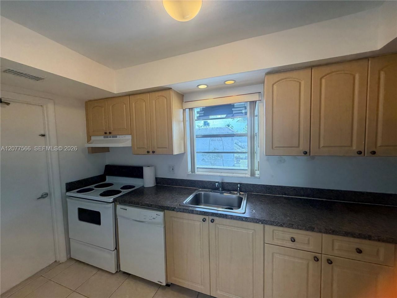 7590 SW 82nd St , Unit F221, Miami, FL 33143 Photo