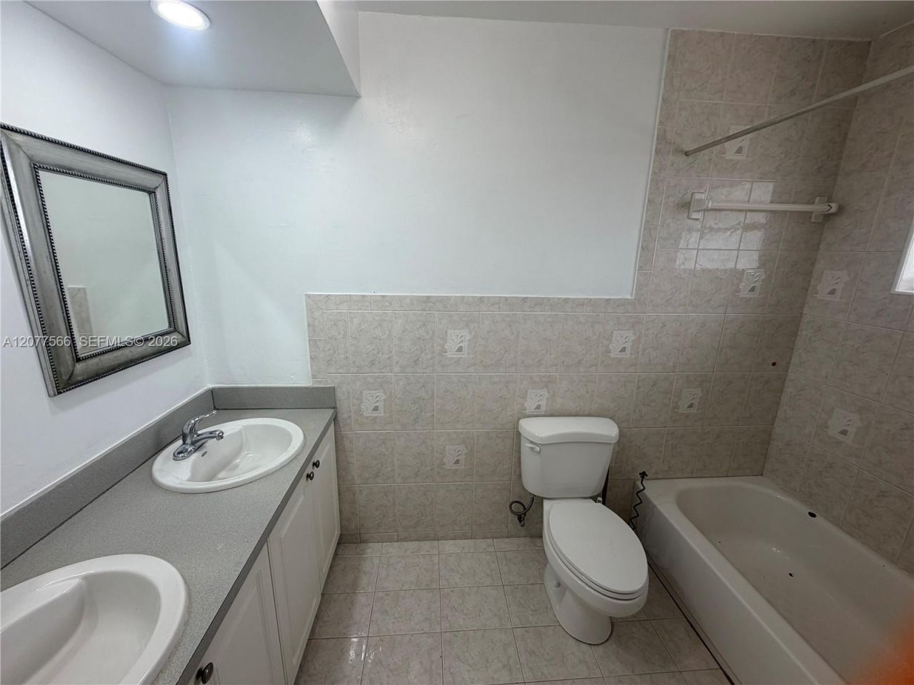 7590 SW 82nd St , Unit F221, Miami, FL 33143 Photo