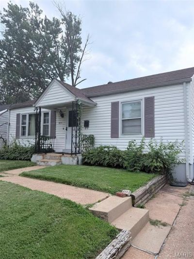 9820 Meadow View Drive , Overland, MO 63114 Main Photo