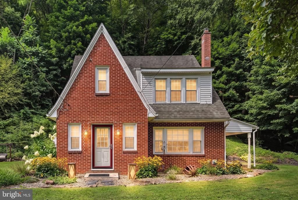 384 S CHESTNUT STREET , PILLOW, PA 17080