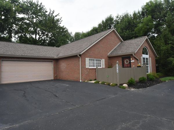 6784 Winrock Drive, Unit 2, New Albany, OH 43054