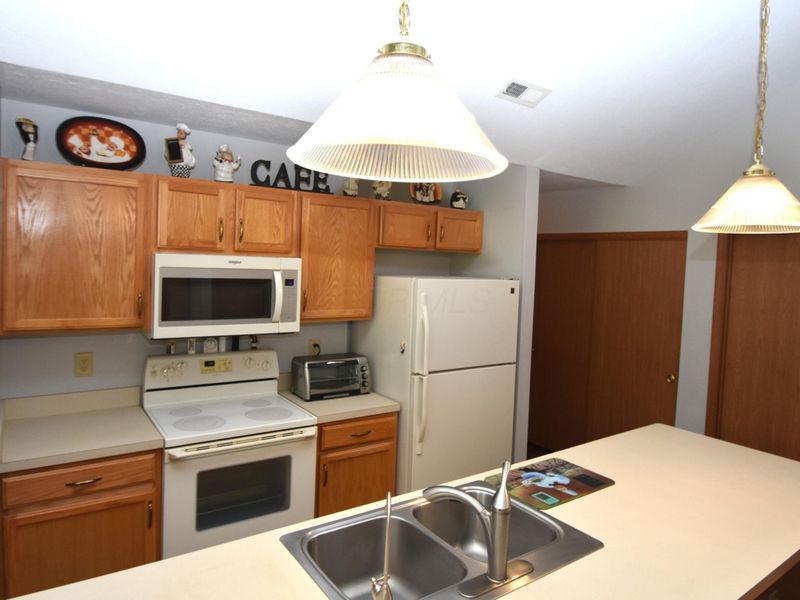 6784 Winrock Drive, Unit 2, New Albany, OH 43054 Photo 14
