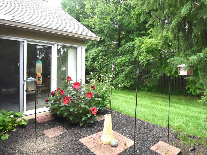 6784 Winrock Drive, Unit 2, New Albany, OH 43054 Photo 3