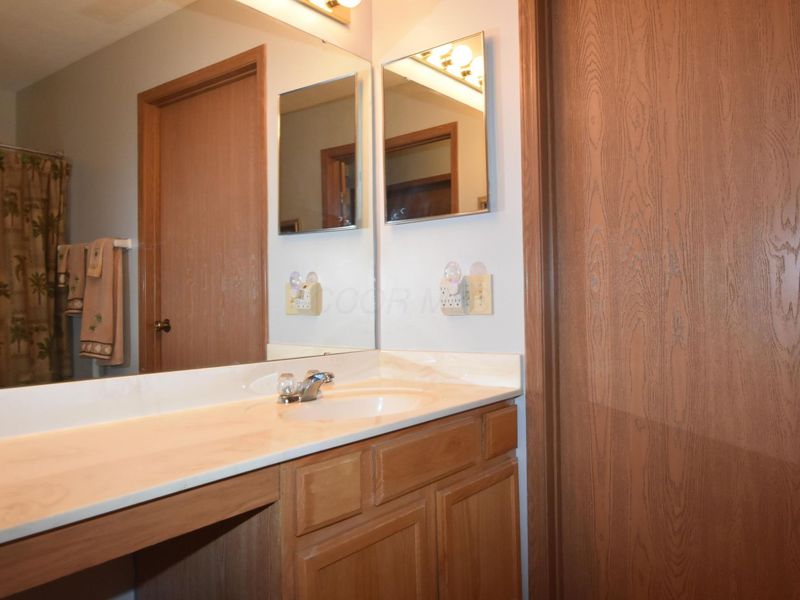 6784 Winrock Drive, Unit 2, New Albany, OH 43054 Photo 33