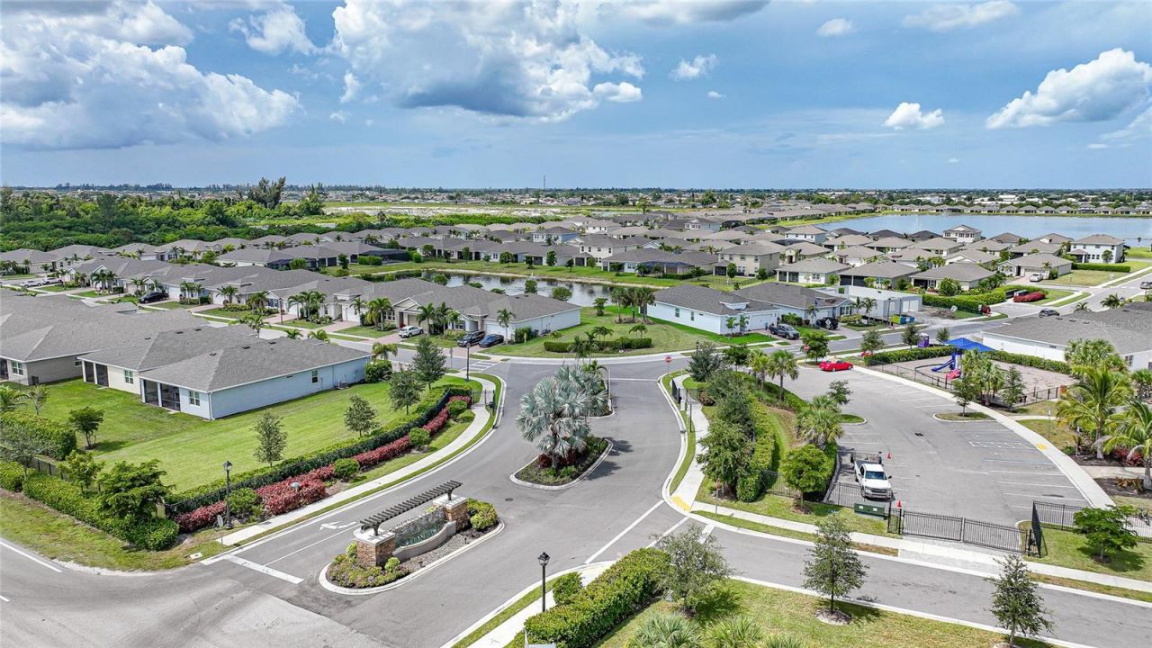 719 Heather Lake Avenue, Cape Coral, FL 33993 Photo