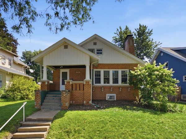 2325 Western Avenue, Davenport, IA 52803