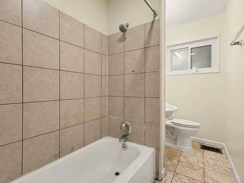 8633 Daly Road, Springfield Township, OH 45231 Photo 13