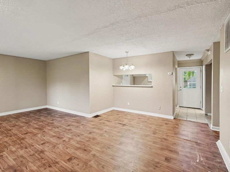 8633 Daly Road, Springfield Township, OH 45231 Photo 4