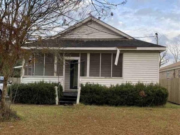 230 S River Rd, Port Allen, LA 70767