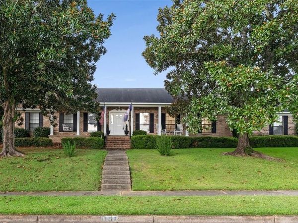 1050 Regal Drive, Mobile, AL 36609