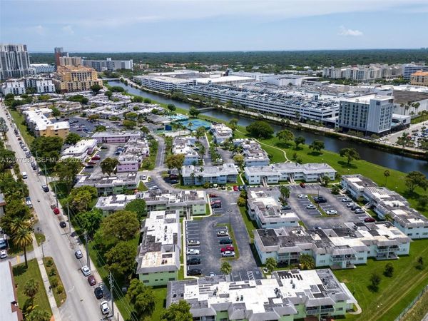 7620 SW 82nd St , Unit J102, Miami, FL 33143
