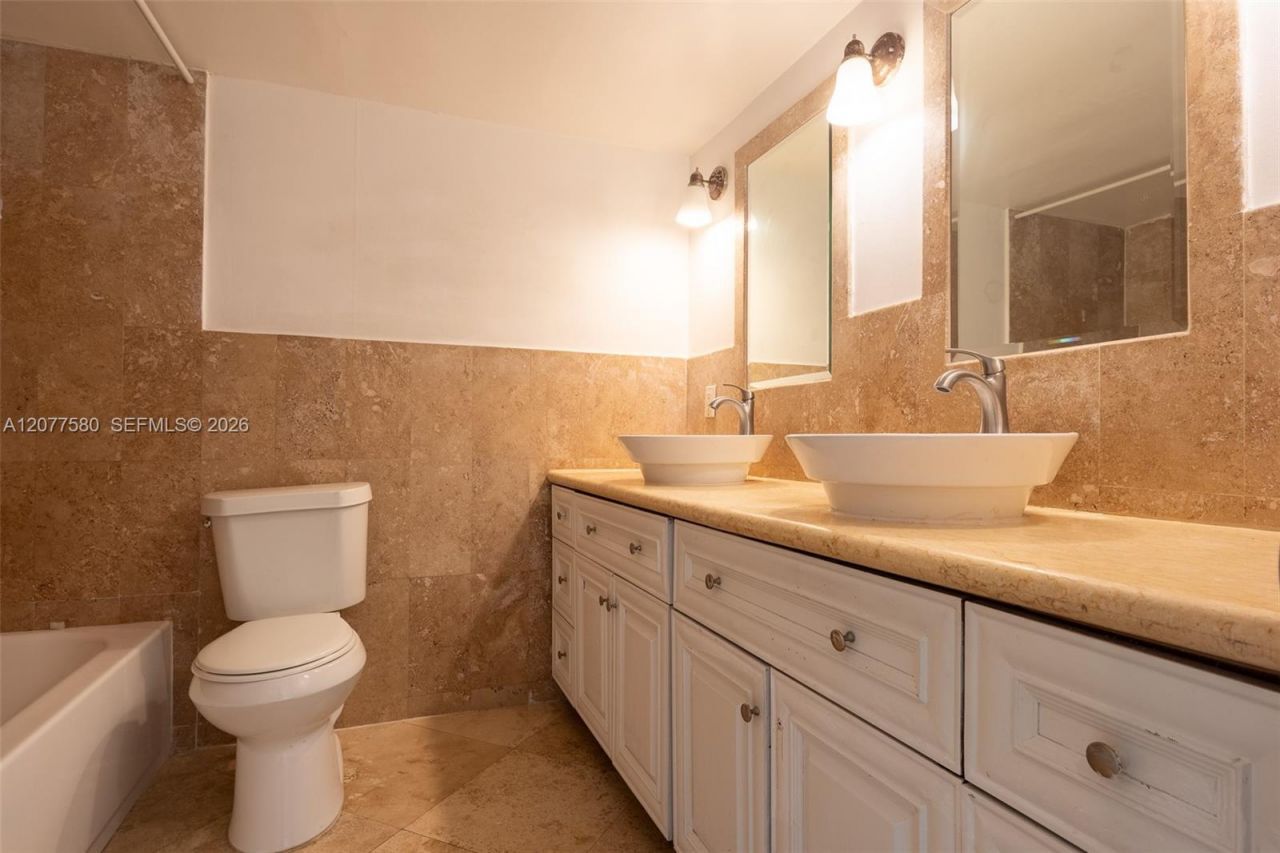 7620 SW 82nd St , Unit J102, Miami, FL 33143 Photo