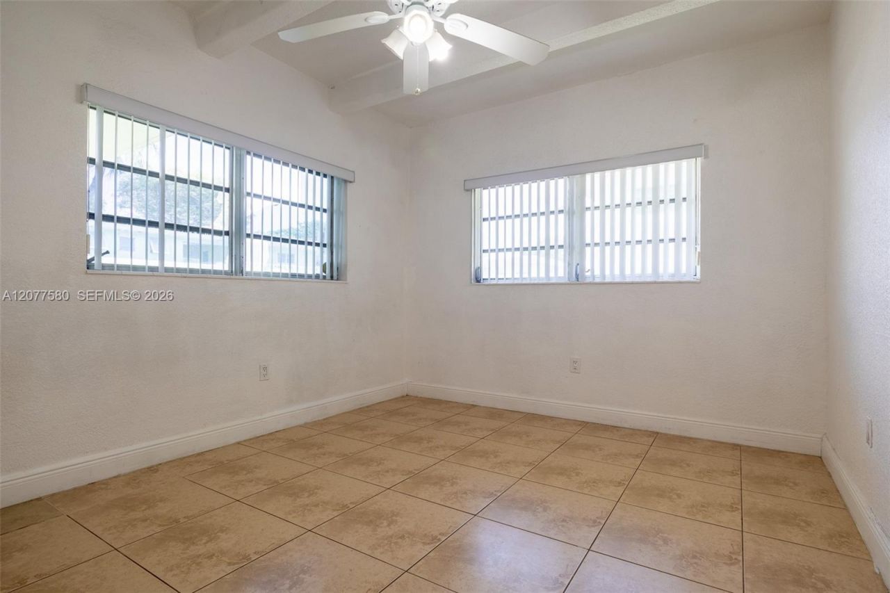 7620 SW 82nd St , Unit J102, Miami, FL 33143 Photo