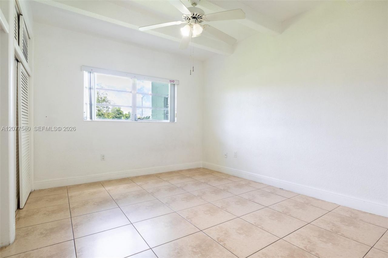 7620 SW 82nd St , Unit J102, Miami, FL 33143 Photo