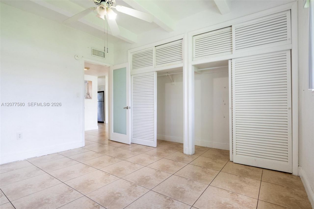 7620 SW 82nd St , Unit J102, Miami, FL 33143 Photo