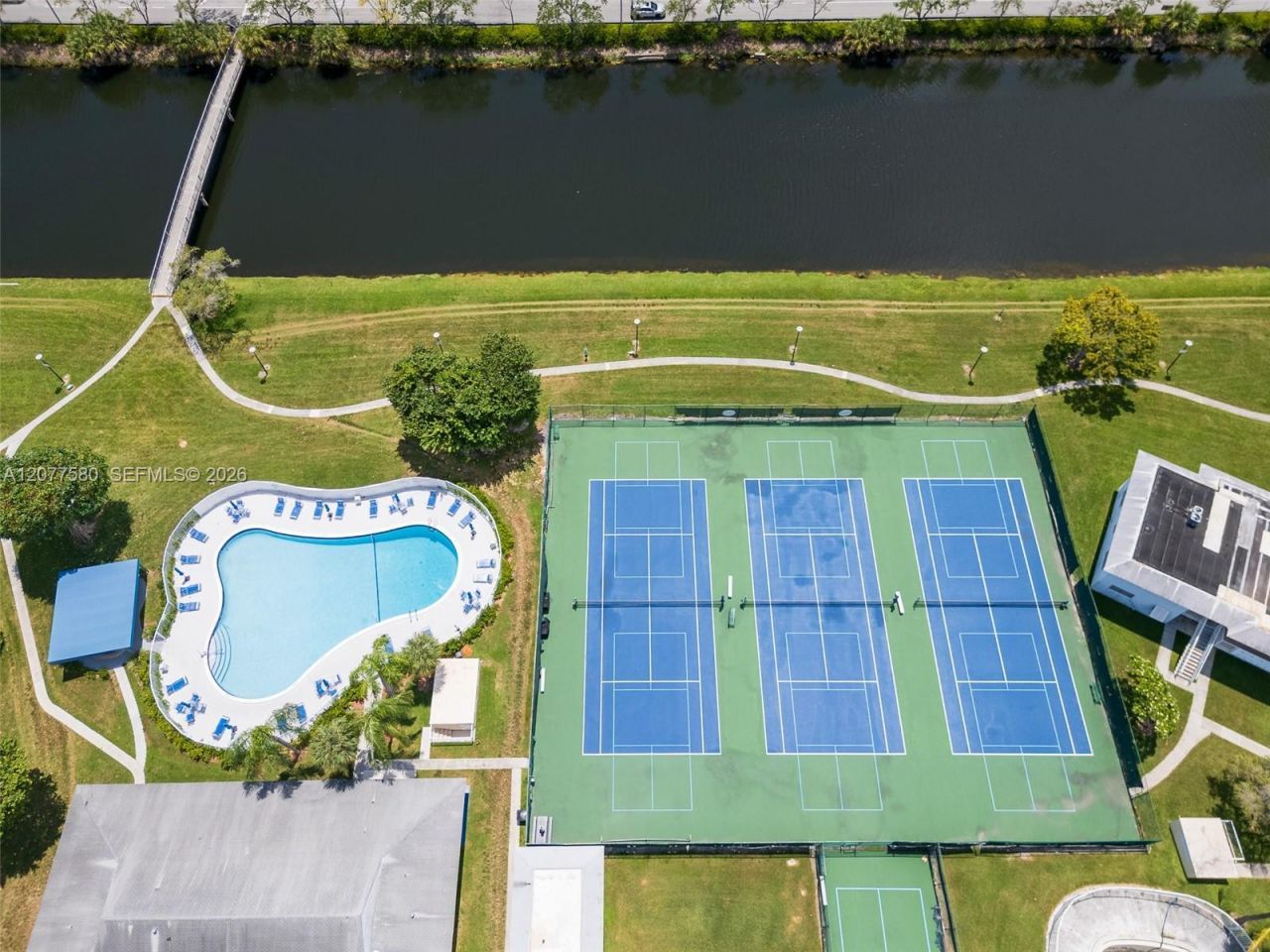 7620 SW 82nd St , Unit J102, Miami, FL 33143 Photo