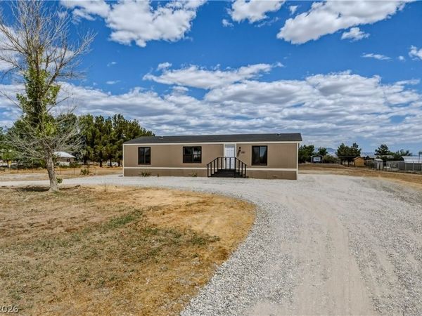 551 S Cynthia Street , Pahrump, NV 89048