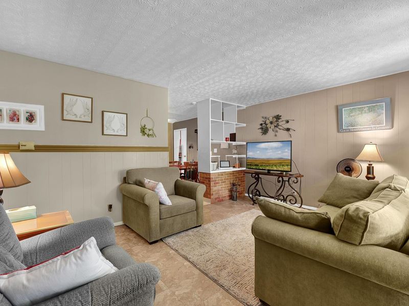 1011 Pleasant Court, Reynoldsburg, OH 43068 Photo 7