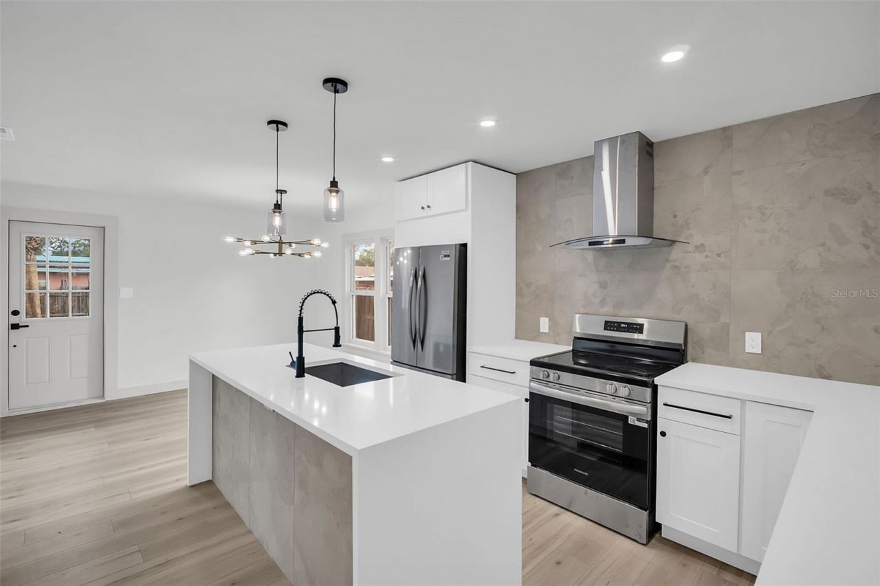 5355 2nd Avenue S, Saint Petersburg, FL 33707 Photo