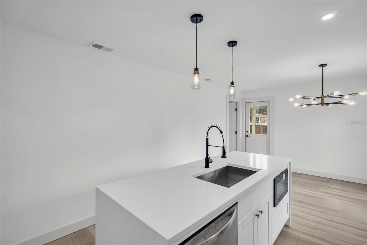 5355 2nd Avenue S, Saint Petersburg, FL 33707 Photo