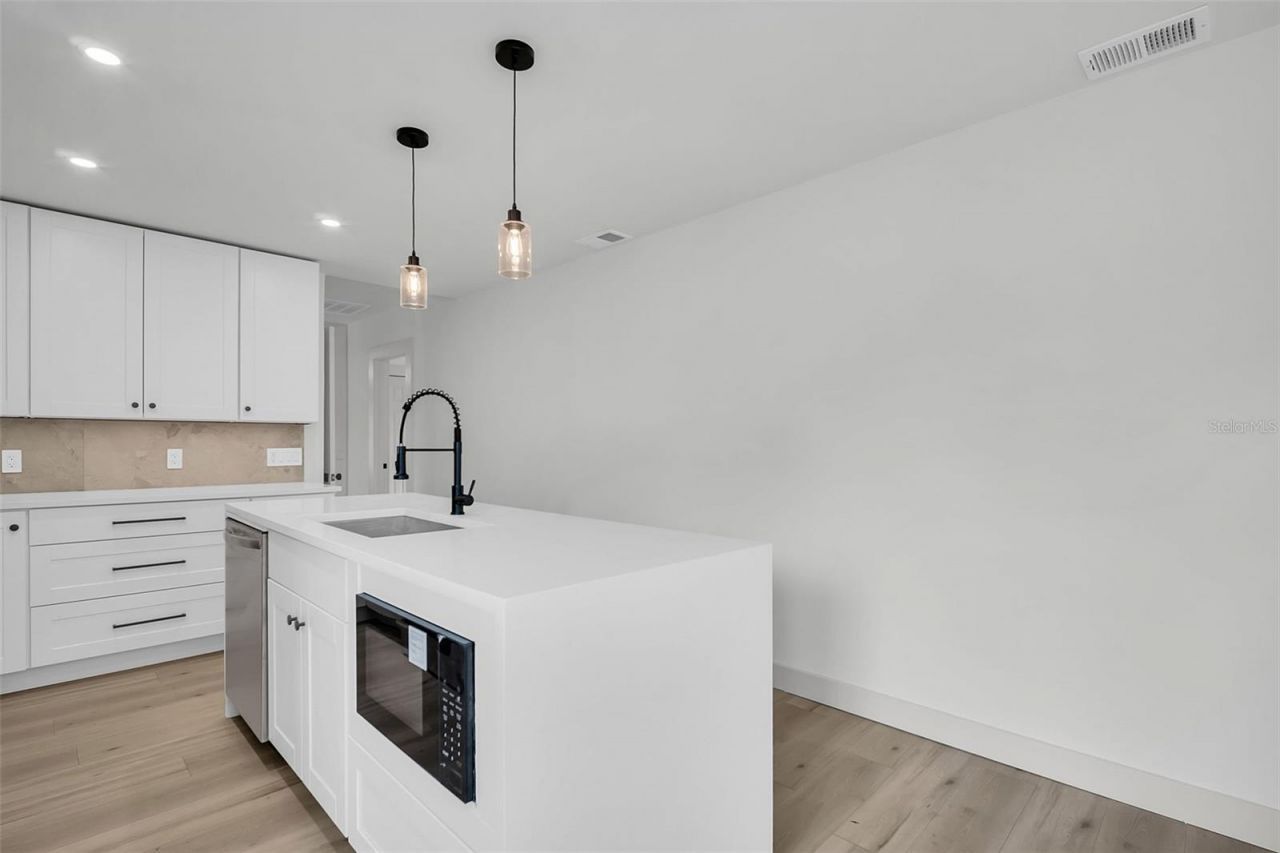 5355 2nd Avenue S, Saint Petersburg, FL 33707 Photo