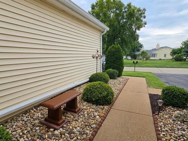 3961 Grand National Drive, Florissant, MO 63034