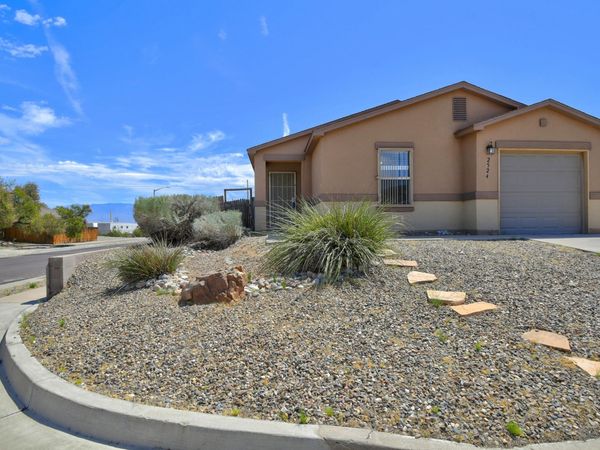 2524 Bixby Street NW, Albuquerque, NM 87120
