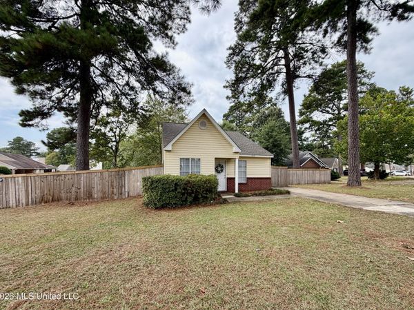 2010 Red Oak Drive, Brandon, MS 39042