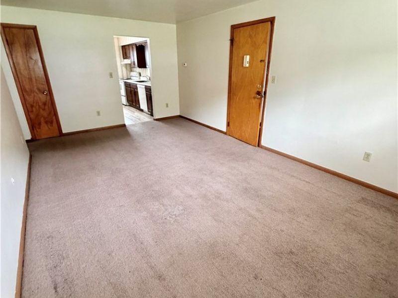 320 E Chestnut Street, Unit 2, Lisbon, OH 44432 Photo 3