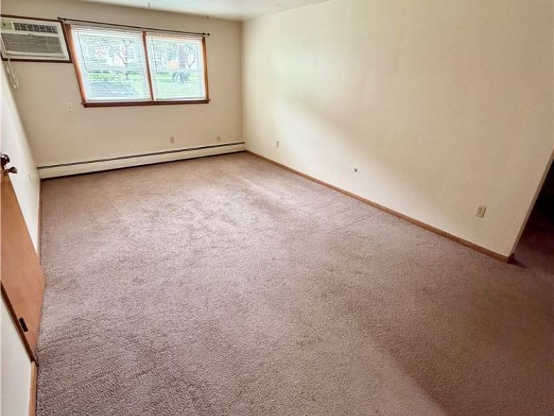 320 E Chestnut Street, Unit 2, Lisbon, OH 44432 Photo 4