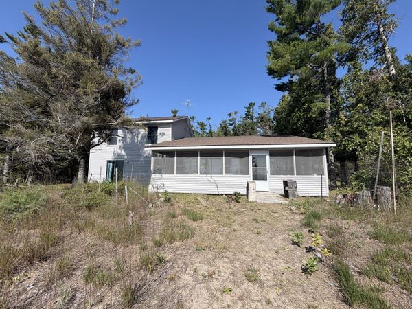 288 E Huron DR, Bois Blanc, MI 49775